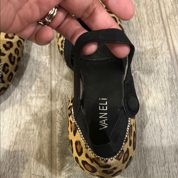 Vaneli Brown and Black Flats with Leopard Print Design - Picture 7 of 7